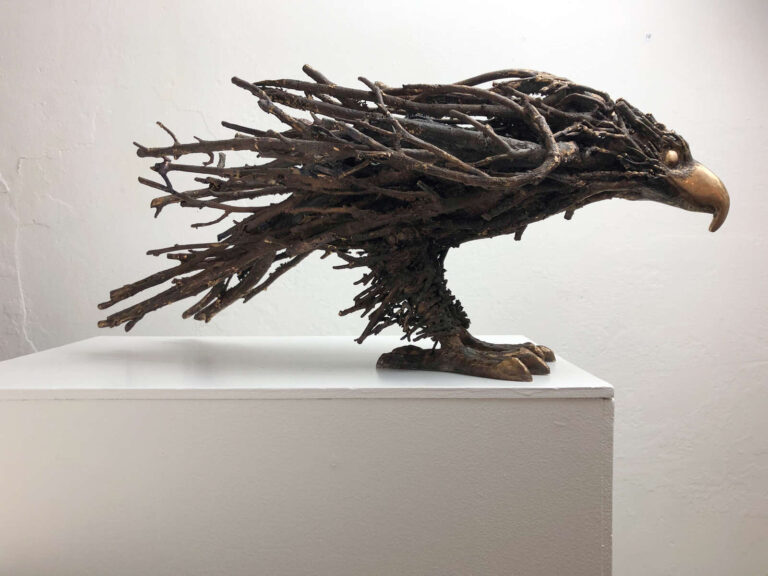 Barbara Perquin Wouw (red kite) brons unicum 62x26x27 cm.
